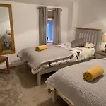 Idillic Two Bed Country *
