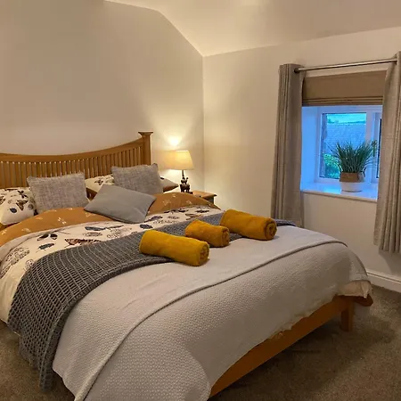Idillic Two Bed Country