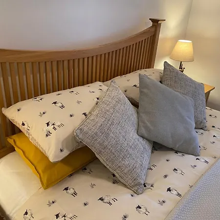Idillic Two Bed Country *